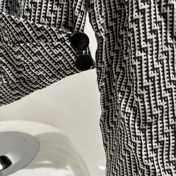 Giorgio Armani Vintage Black & White Woven Wrap Jacket - Picture 7 of 7